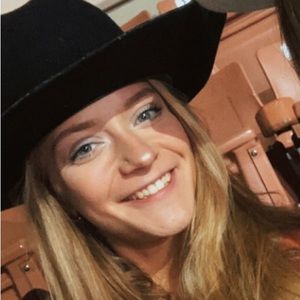 Meet your Posher, Phoebe